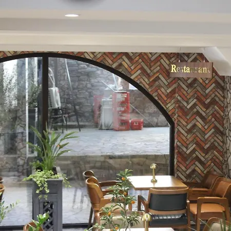 Old Stone Hotel