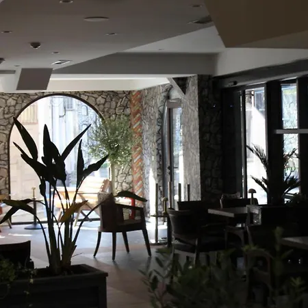 Hotel Old Stone 4*