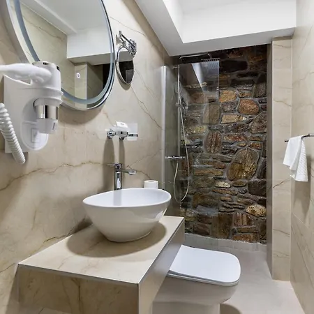 Old Stone Hotel
