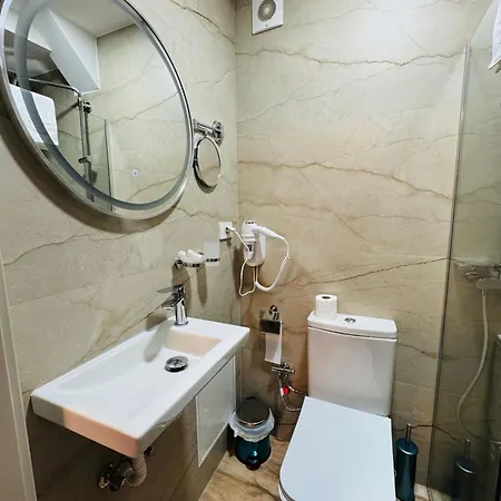 Old Stone 4* סקופיה